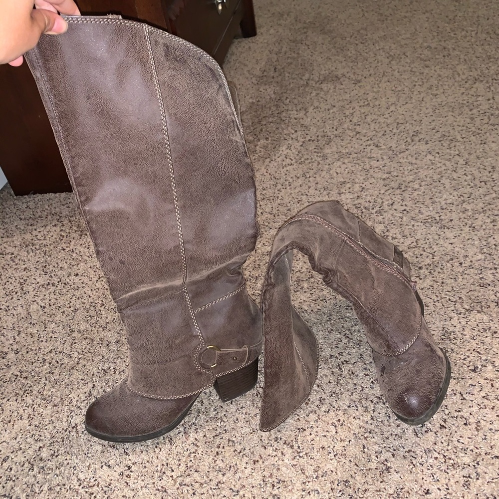 Fergie boots